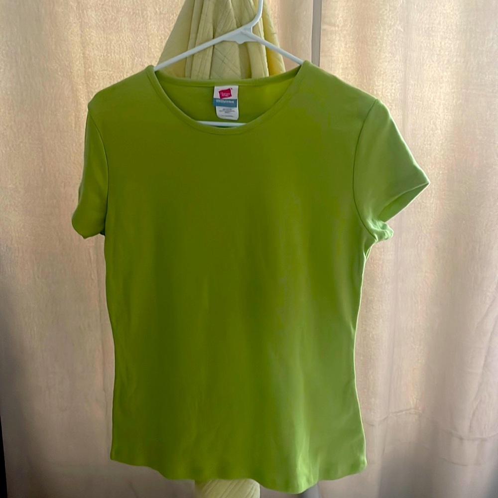 Hanes small 100% cotton green tee shirt